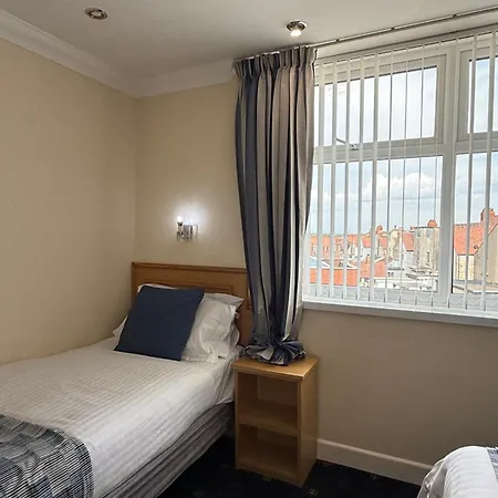 Granada Apartments Queens Mansions Blackpool Exterior photo